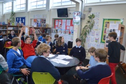 Bei gemeinsamen Workshops in der Sir Thomas Picton Schule