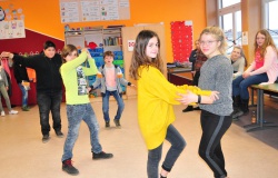 Theater-AG bei szenischen Übungen