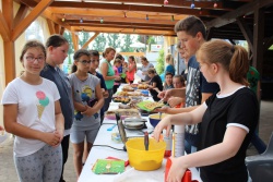 Kuchen- und Waffelverkauf